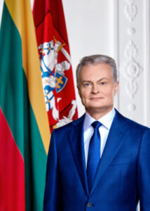 LR Prezidento G. Nausėdos sveikinimai Lietuvos abiturientams su vertimu į gestų kalbą