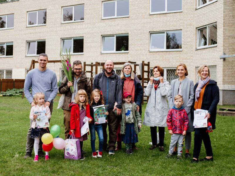 Rugsėjo 1-ąją buvo pasveikinti ekologinio projekto „Mums rūpi Žemė!” konkurso nugalėtojai