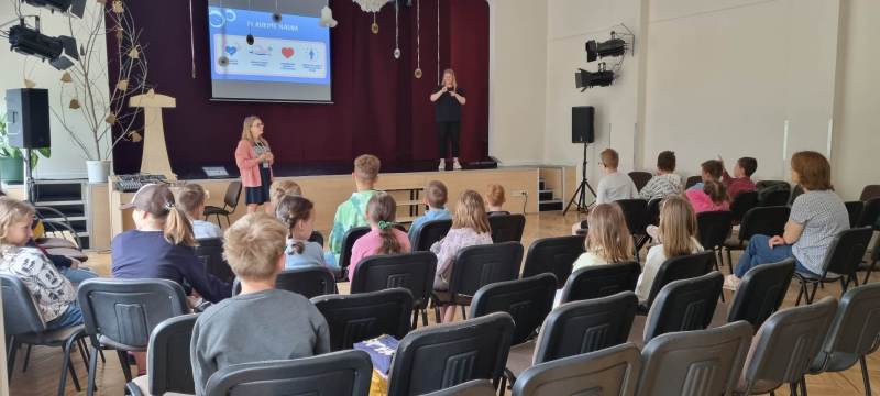 Pradinių klasių mokiniams Visuomenės sveikatos biuro paskaita „Saugus elgesys prie vandens“