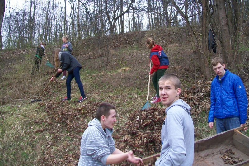 LKNUC mokiniai dalyvavo akcijoje „Darom 2014“